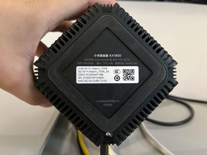 路由器后面的wifi和rst两个按钮的作用