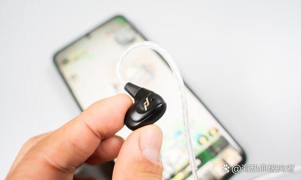 耳机声音突然变小音质变得很烂