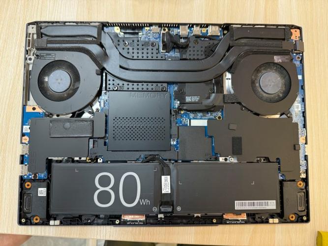 机械革命蛟龙16进入BIOS