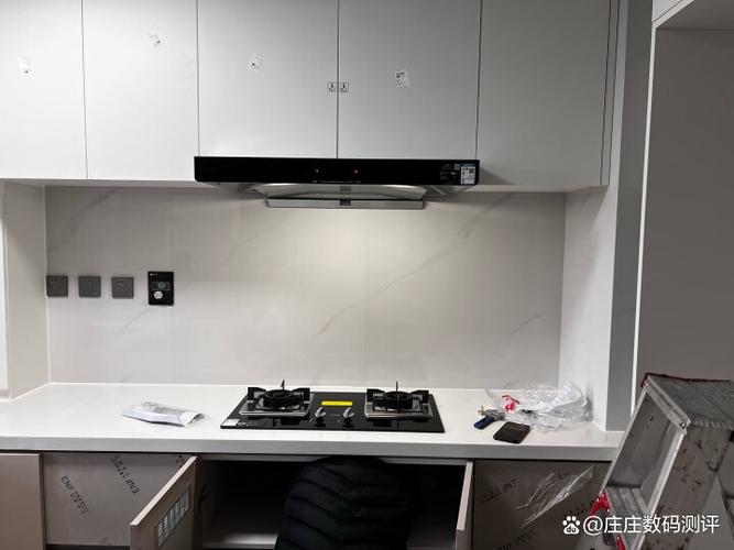 方太油烟机插电后开不了机一直鸣叫