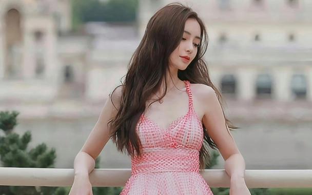 杨颖穿比基尼游泳图片