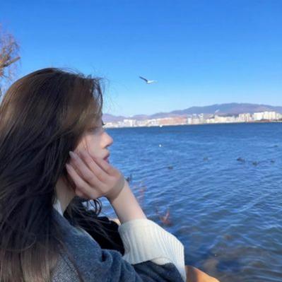 安静头像女生简单干净