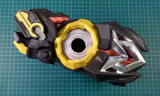 纸板制作假面骑士变身器过程