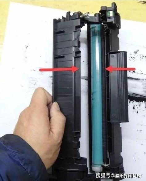 hp110a硒鼓怎么加碳粉