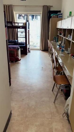 员工宿舍可以让家属住吗