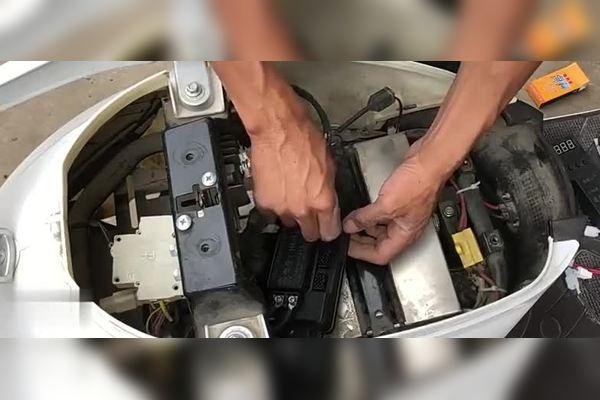 电动车控制器安装视频截图3