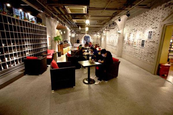 深夜书屋知轩 深夜书屋知轩