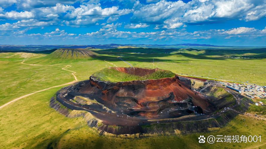 内蒙古有火山的草原在哪