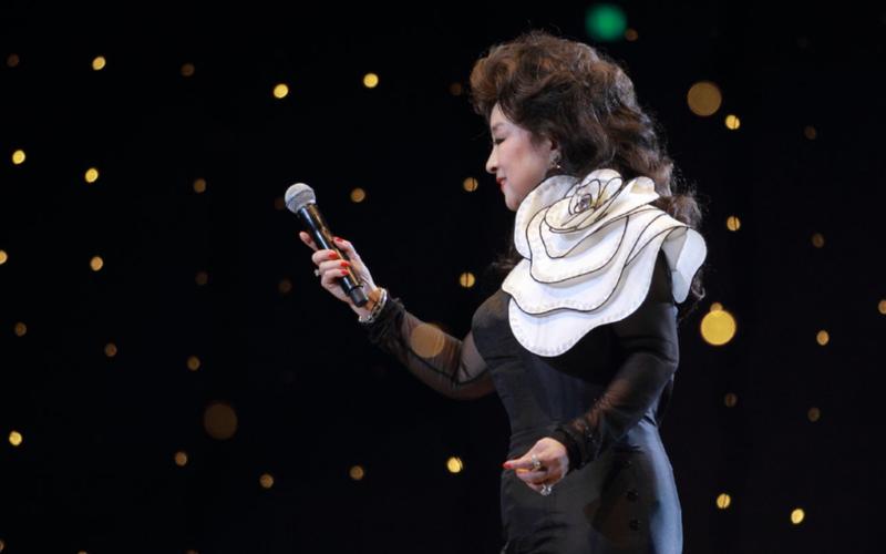 降央卓玛演唱顺流逆流视频