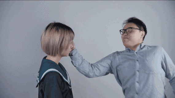 打男朋友耳光他没还手
