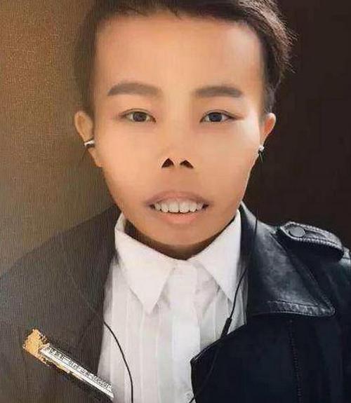 网红外星人陈山靠什么火的