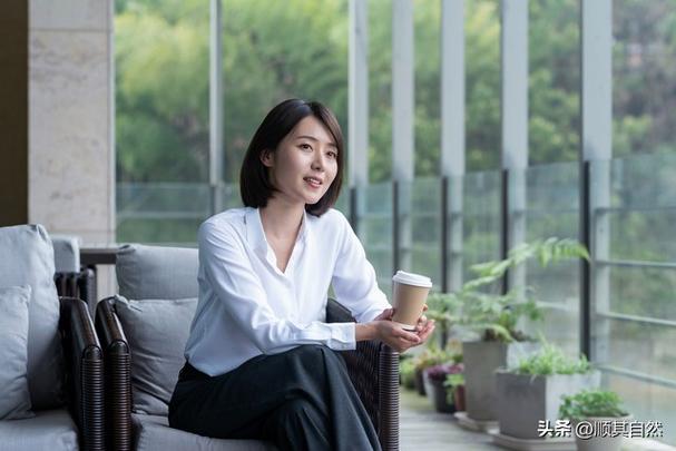 频繁发朋友圈又删的女人
