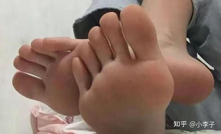 恋脚癖男人容易出轨吗