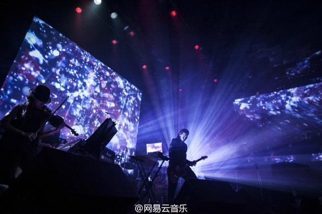 世界末日女朋友 巡演