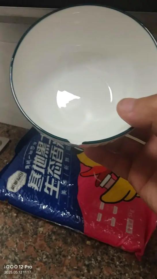 碗破了一点点要扔掉吗