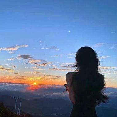 背影头像女生唯美漂亮截图1