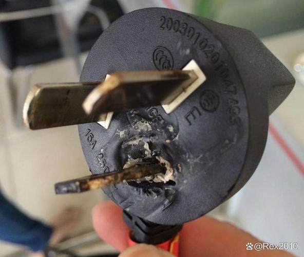 电暖器插头烧了能修吗