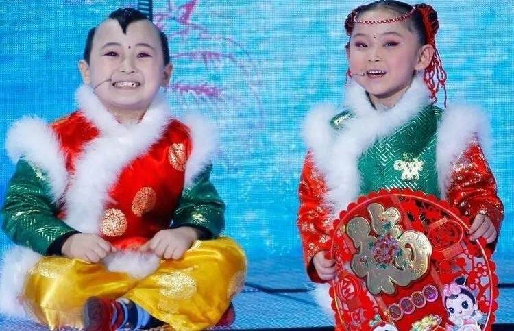 附近人朋友圈为啥让扫二维码添加