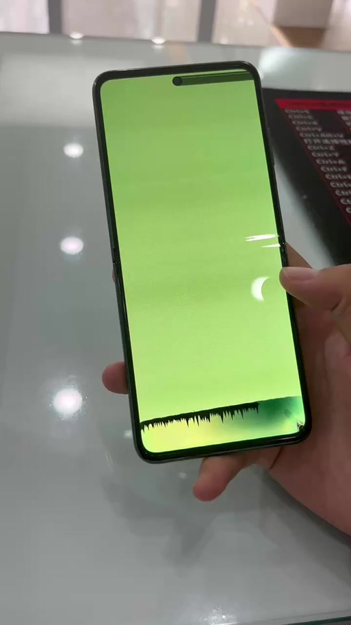 手机屏幕出现绿色的坏点截图2