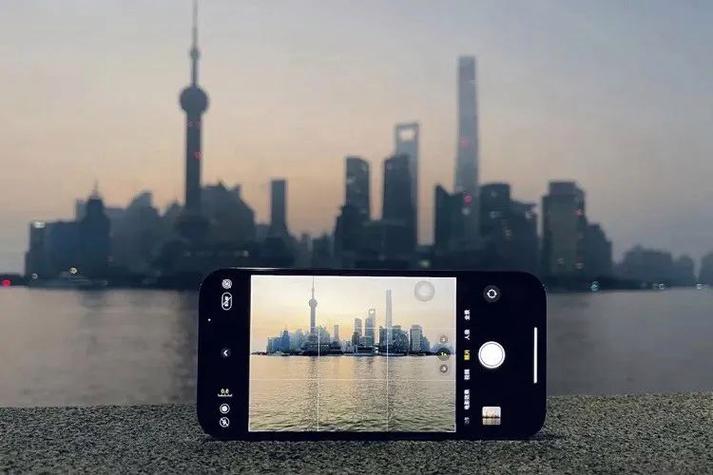 苹果拍照的网格线怎么调出来
