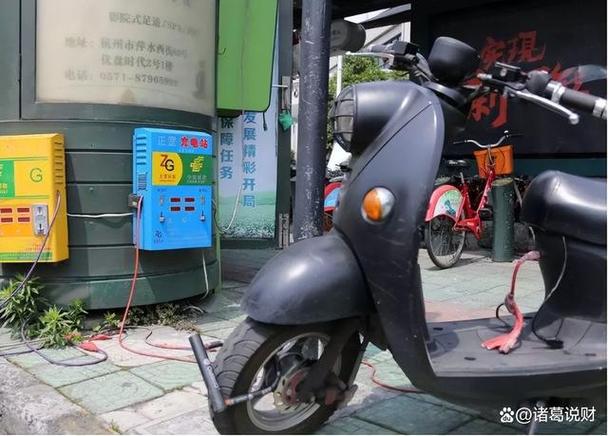 电车绿灯亮多久拔