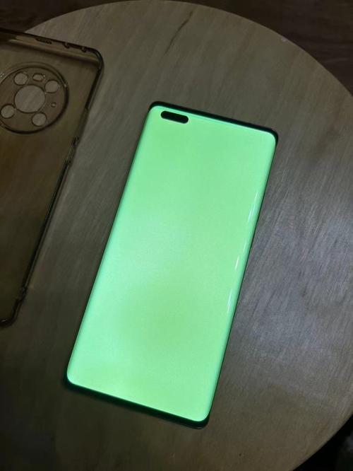 华为mate40pro一靠近就亮屏