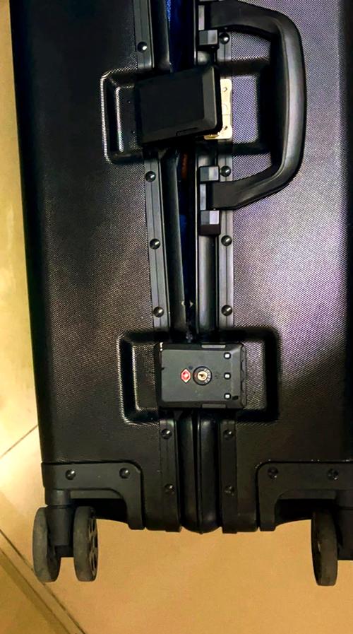 行李箱锁扣打不开怎么办