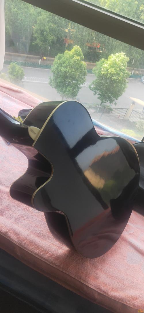 艾斯特莱雅7b20a吉他截图1