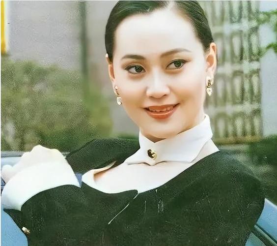 大宋佳主演电视剧《蛙女》
