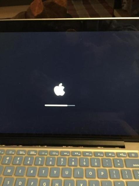 macbook不开机一直黑屏