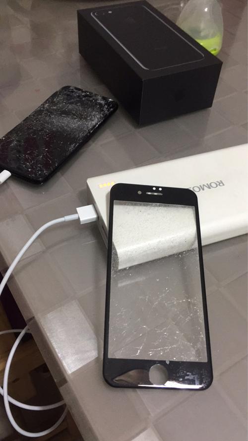 手机摔弯了屏幕碎了还能修吗