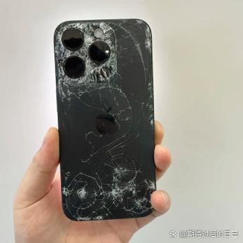 苹果手机摔了一下出现一块黑色
