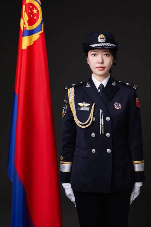 侠盗飞车V任务怎么换警服
