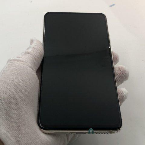 vivox27屏幕黑色变白色