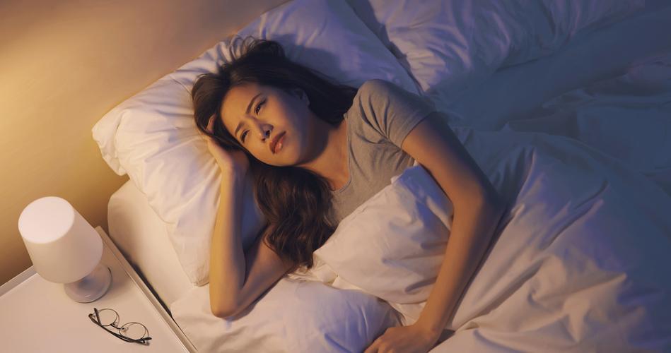 为什么跟女朋友睡觉睡不着