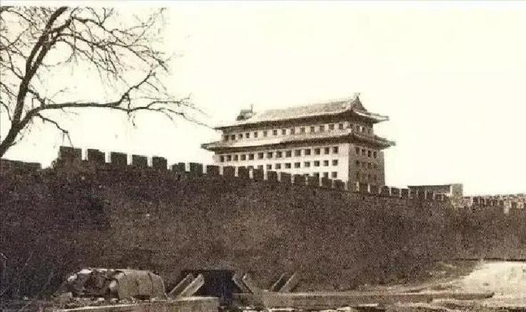 郭沫若为啥执着拆城墙