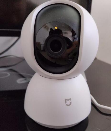 监控摄像头亮黄灯是怎么回事