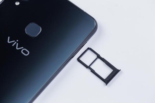 vivox21i有几个卡槽