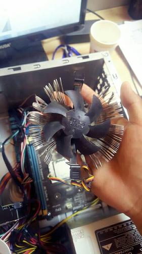 拆装cpu风扇后电脑开不了机