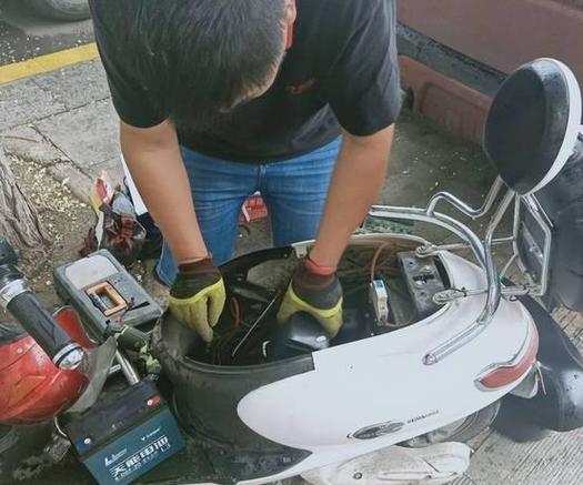电动车锂电池行驶中突然断电