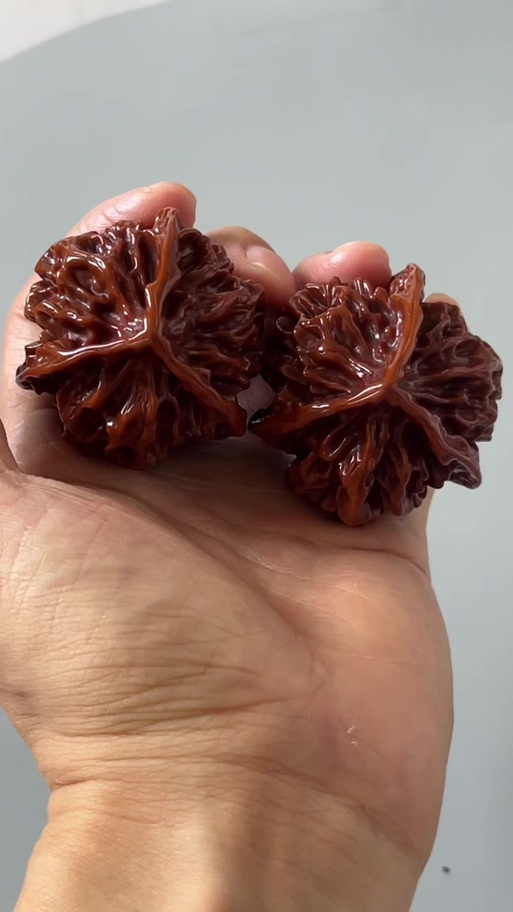 包浆核桃图片