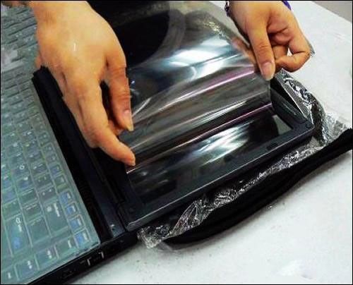 笔记本屏幕贴膜教程