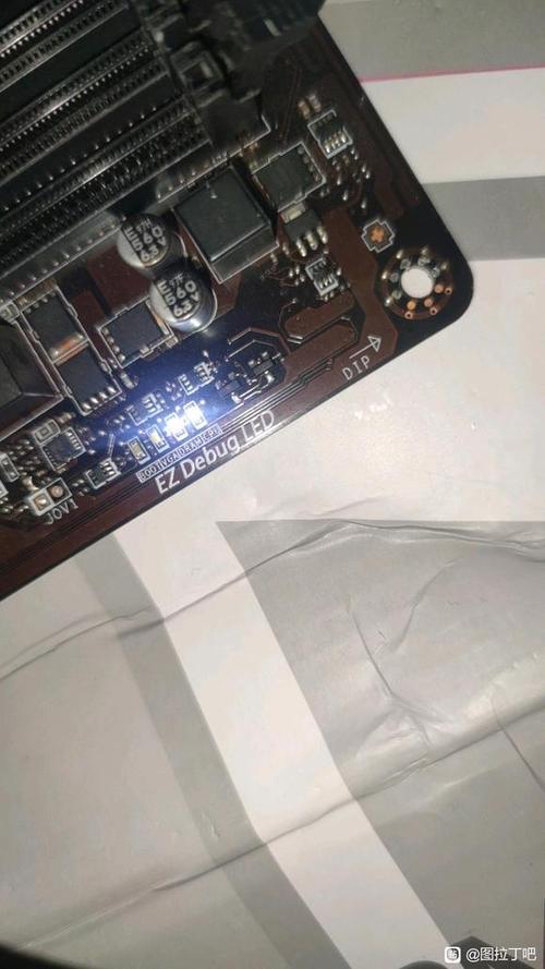 微星主板boot灯一直亮白灯开不了机