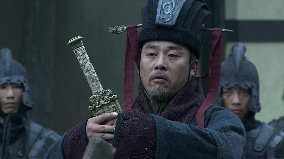 许褚和刘备谁先死