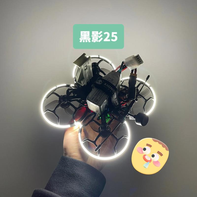 手机屏幕出现黑色阴影但触摸正常