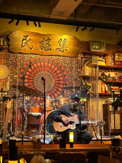 男生女生配歌曲差几个调合适唱