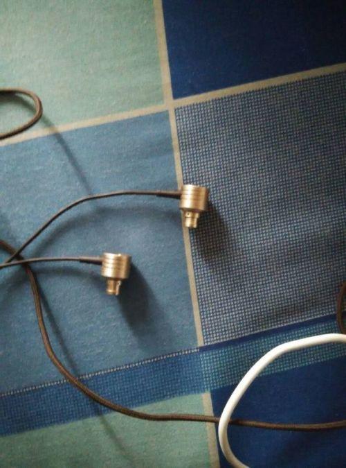 小米耳机一个声音大一个声音小