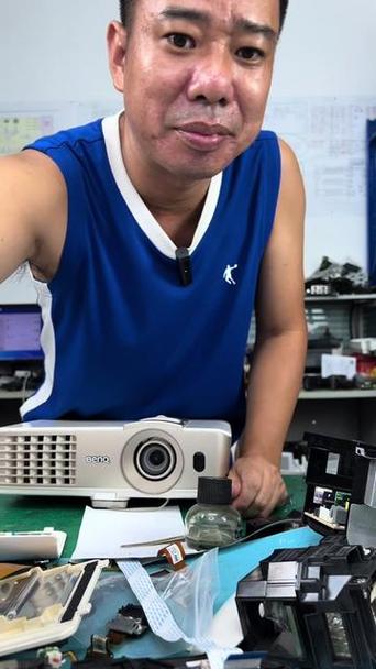 明基投影仪开机一会就自动关机