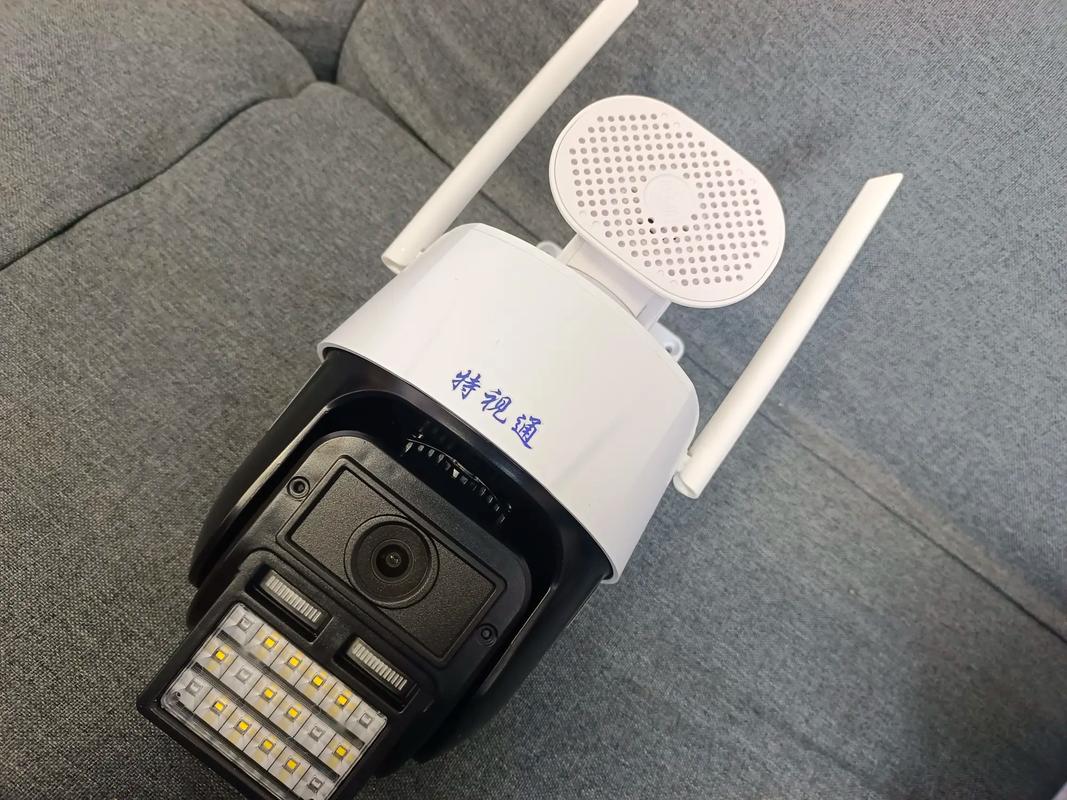 摄像头突然自己转动