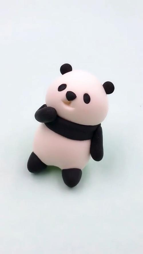 小熊猫做粘土手工图